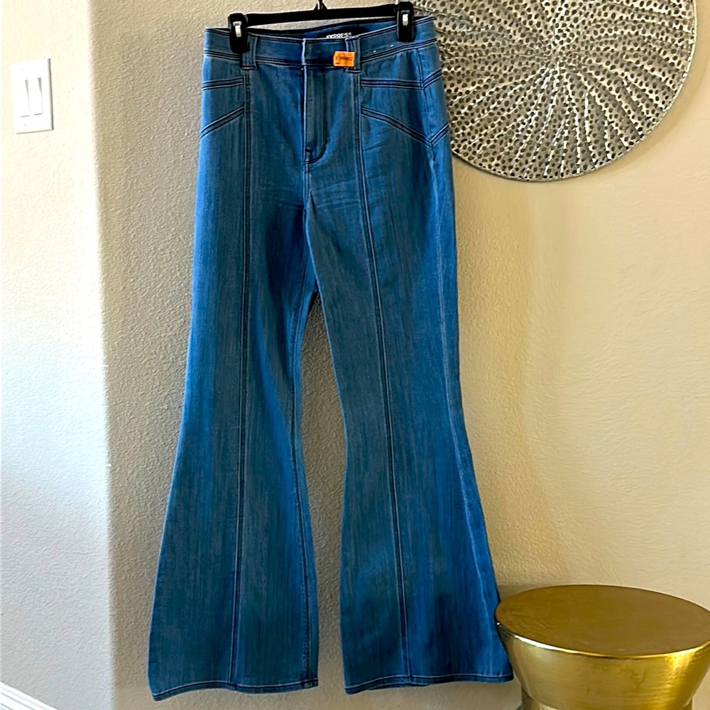 Express Flare Jeans